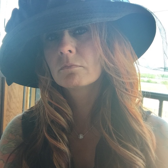 Meet your Posher, Alanda - Picture 3 of 13